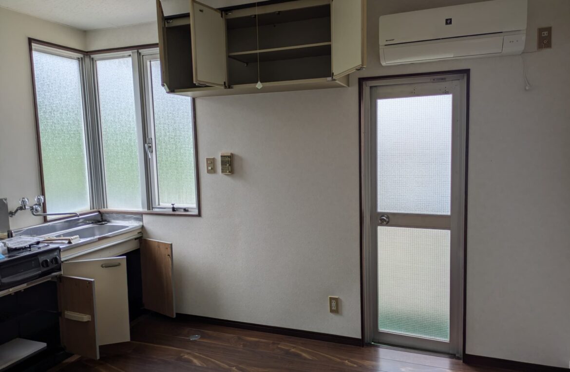勝富町4階建 – 301号室