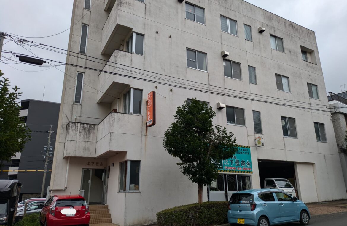 勝富町4階建 – 301号室