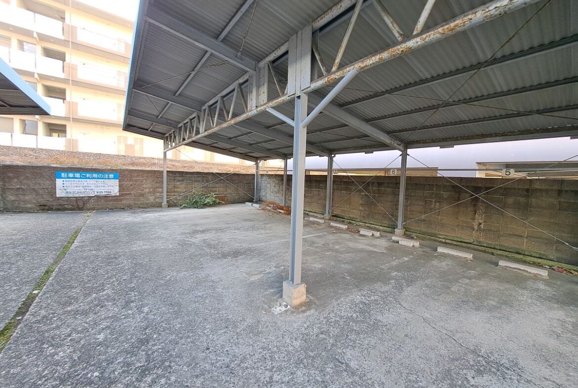 稲荷町マルトミ駐車場