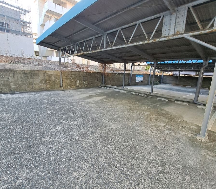 稲荷町マルトミ駐車場